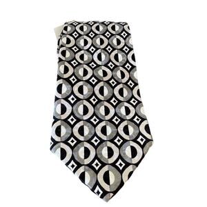 ZIGGURAT By Mulberry 100% Silk Necktie Black Grey White‎ Geometric Classic Tie